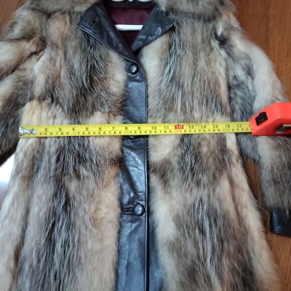 Luxurious Brown Fur and Leather Women's Coat - Picture 3 of 4